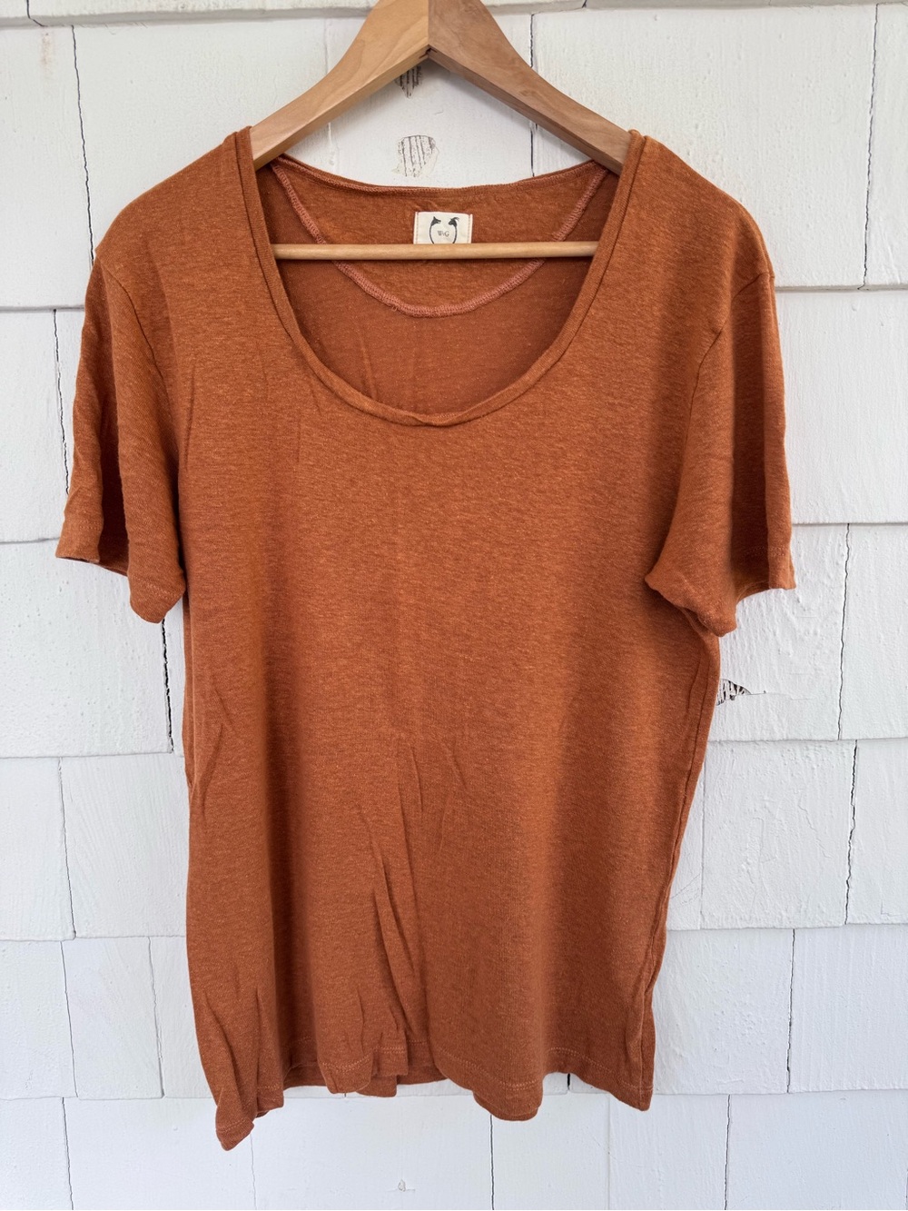 Wolf vs Goat Bamboo Linen Short Sleeve Knit Shirt Orange size Small